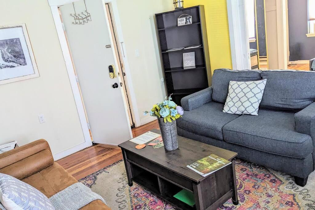 Escape On Hambright'S Alley! Walk 2 Everything! Cyclists Welcome! 1St Fl Unit A 坎伯兰 外观 照片